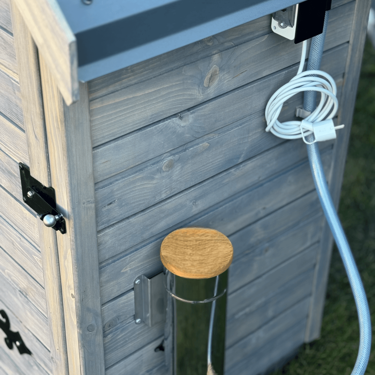 Elektrická dřevěná udírna s dymboxem 310L antracit Kalme - Obrázek 2