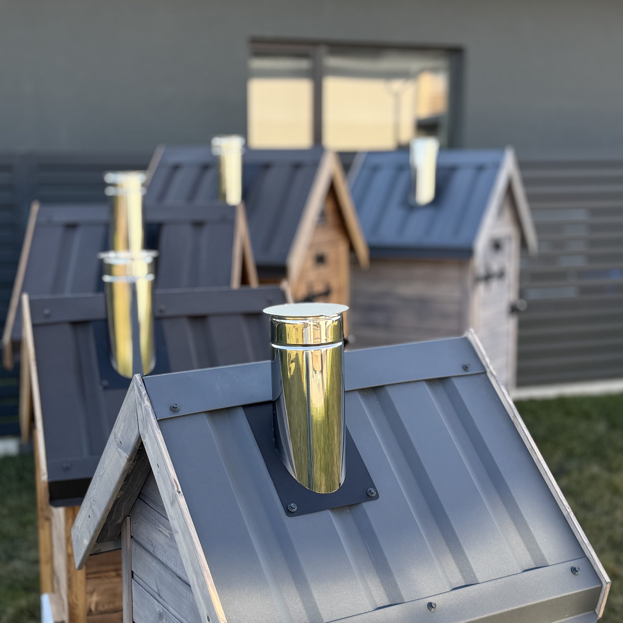 Elektrická dřevěná udírna s dymboxem 310L antracit Kalme - Obrázek 4