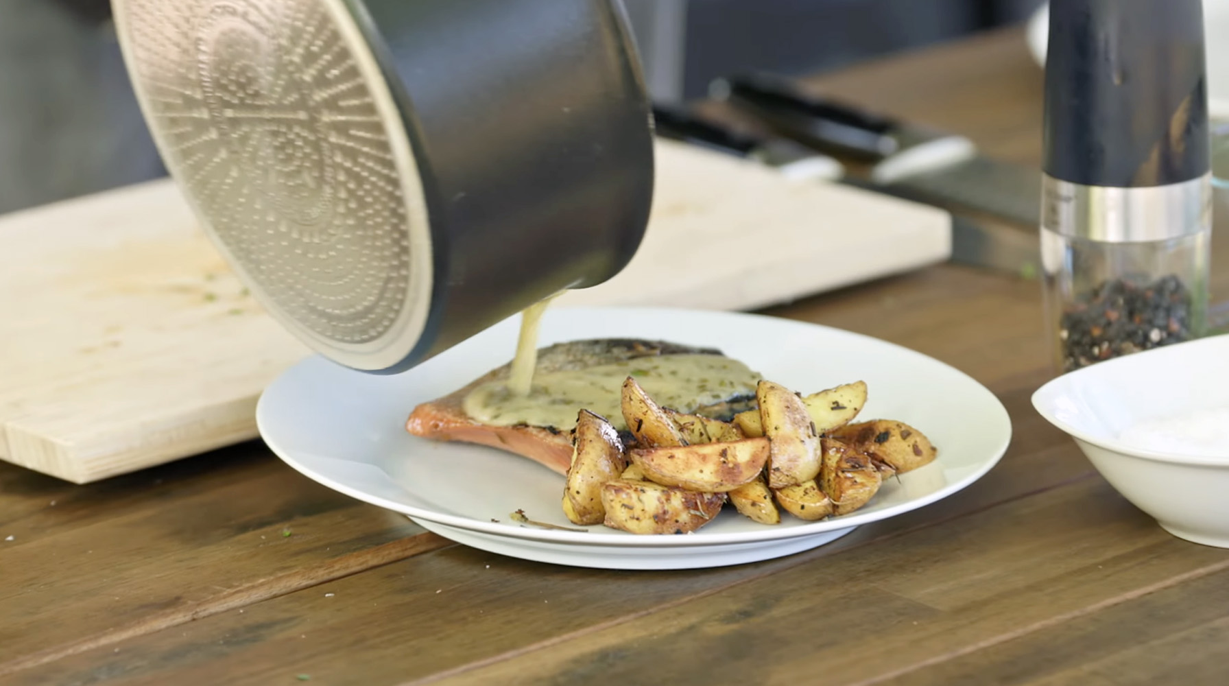 Grilovaný losos na Outdoorchef Heat C265: vakuová marináda, Blazing Glass a citrónové máslo